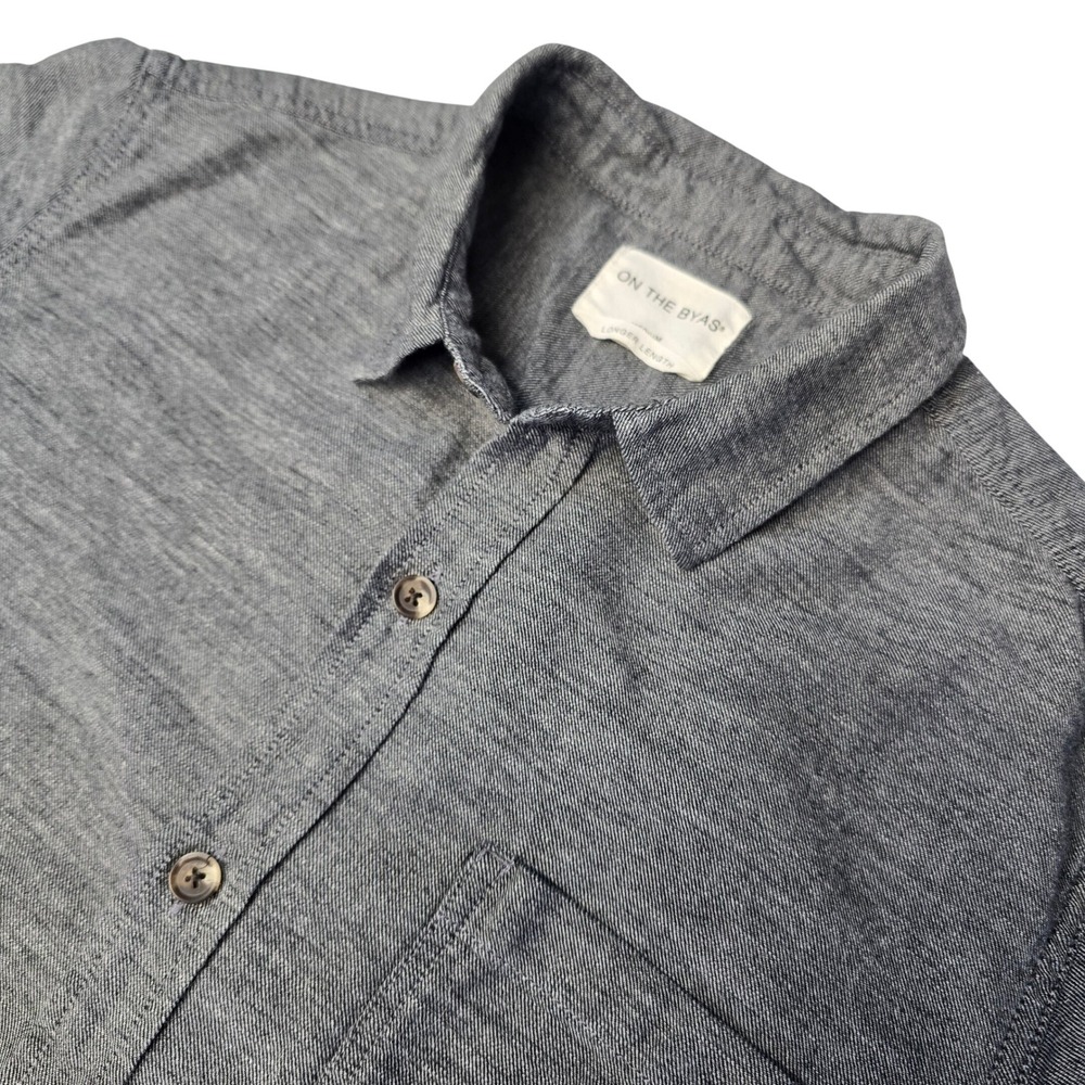 On The Byas Mens Medium Gray 100% Cotton Button Down Shirt Longer Length Hem